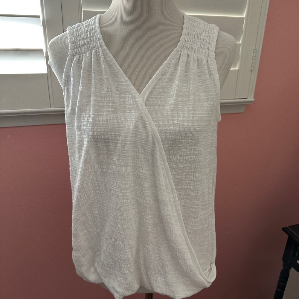 Cable & Gauge White Textured Sleeveless Blouse Size L